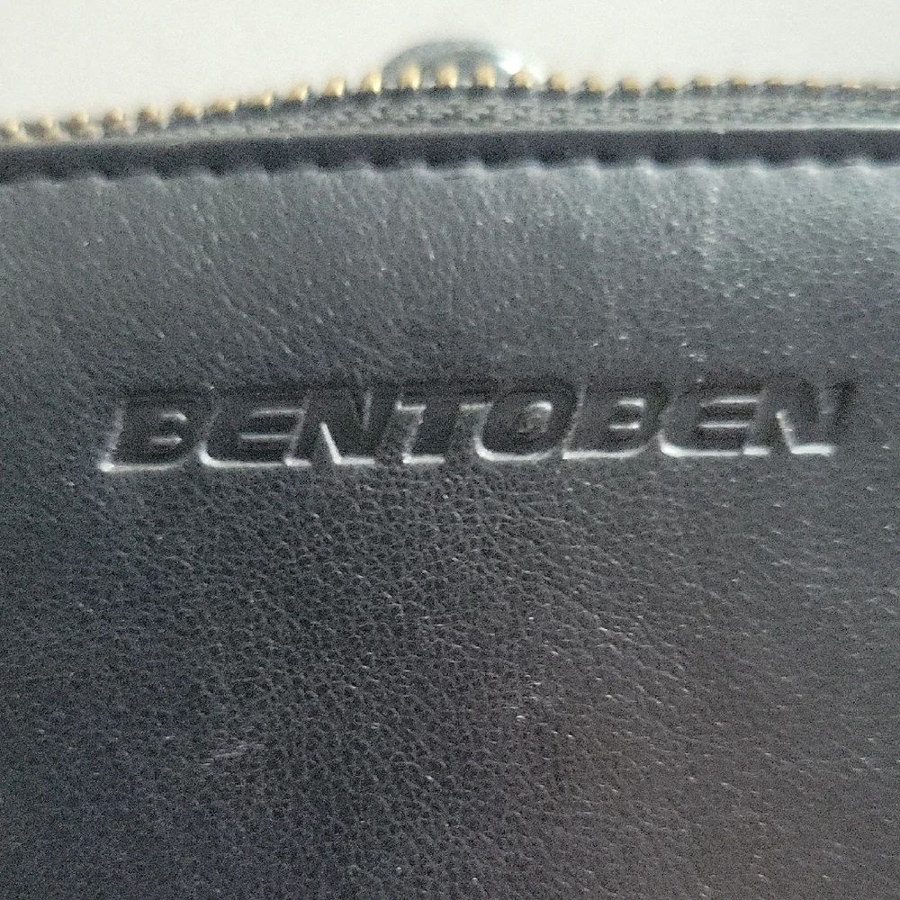 Bentoben Black Leather Wallet with Gold Zipper